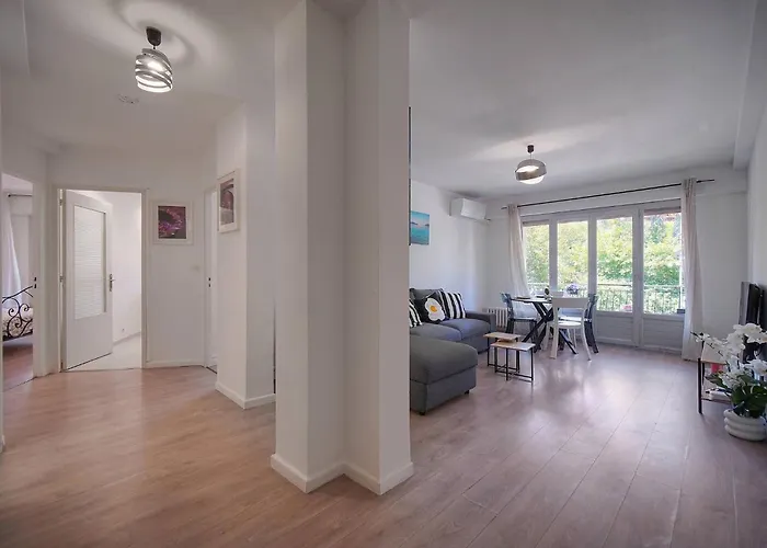 Апартаменты Frgk Stanislas Terrace, Ac & Ultra Fast Wi-fi