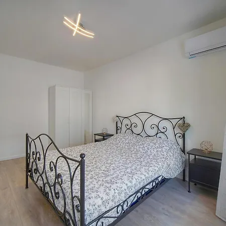 Frgk Stanislas Terrace, Ac & Ultra Fast Wi-fi アパート カンヌ