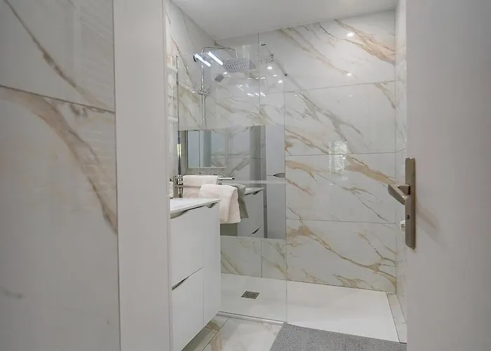 Frgk Stanislas Terrace, Ac & Ultra Fast Wi-fi Cannes